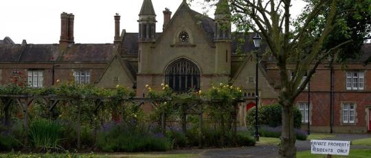 Image of HEC almshouses in Garratt Lane, Tooting